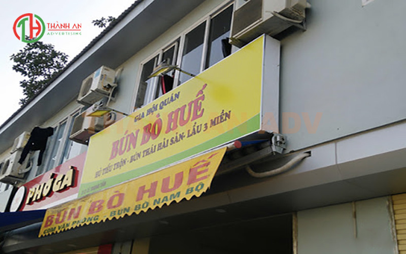 Bảng hiệu hộp đèn hiflex quán bún bò huế