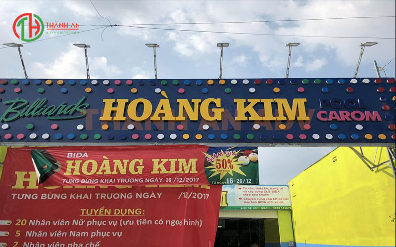 Bảng hiệu quảng cáo quán bi a Hoàng Kim