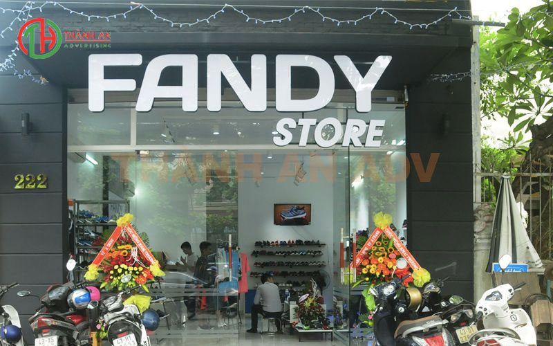 Biển hiệu quảng cáo giày dẹp đẹp