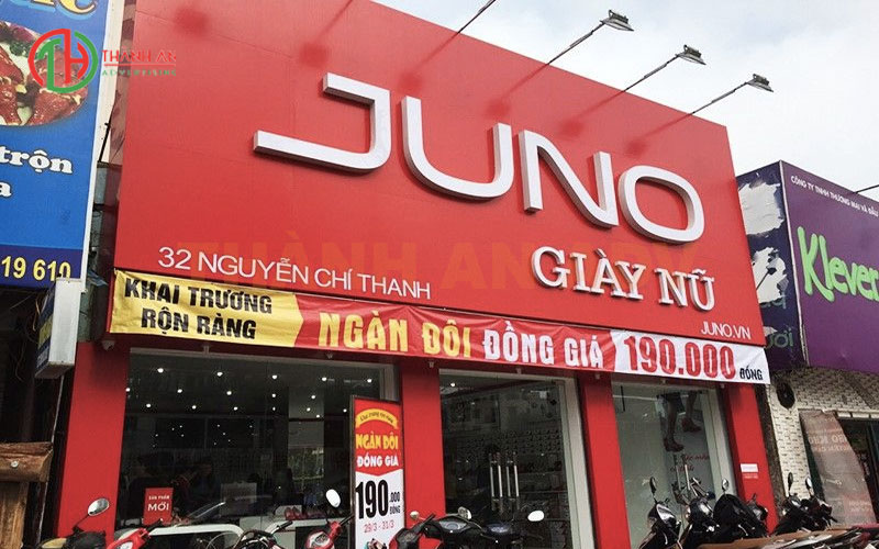 Biển hiệu quảng cáo giày dẹp đẹp