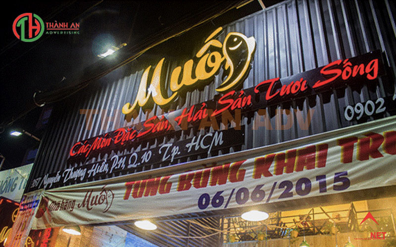 Biển quảng cáo cửa hàng đẹp