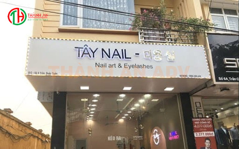 Biển hiệu tiệm Tây nails