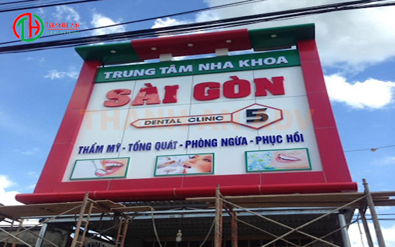 Bảng hiệu trung tâm nha khoa Sài Gòn