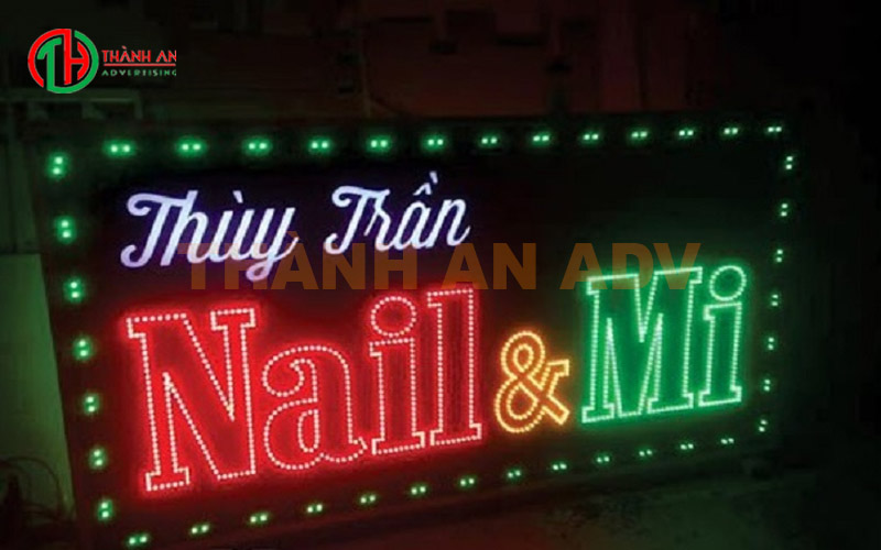 Bảng hiệu led vẫy nối mi Thùy Trần