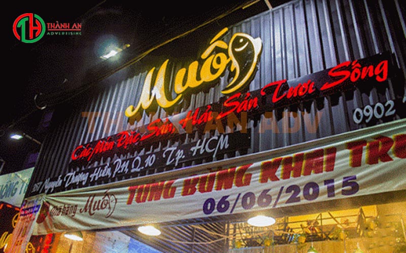 Biển quảng cáo nhà hàng hải sản Muối
