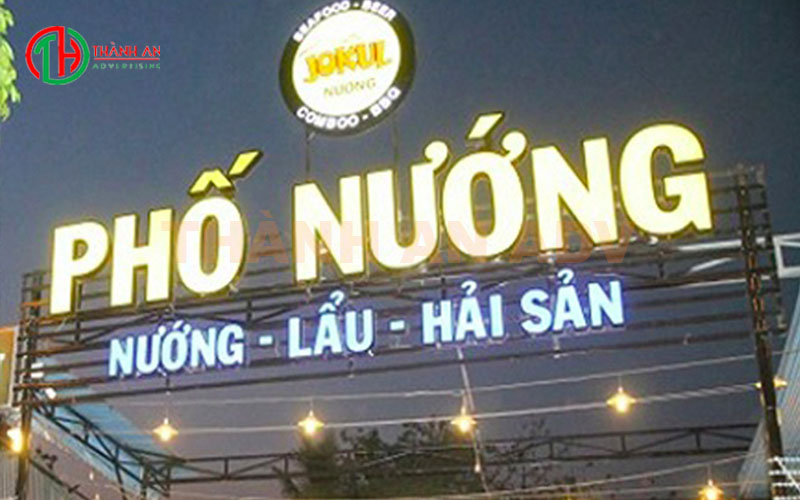 Bảng hiệu dành cho các nhà hàng bình dân, phổ biến tại TPHCM