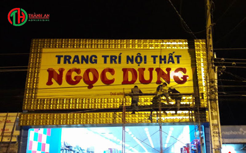 Biển hiệu cửa hàng nội thất Ngọc Dung